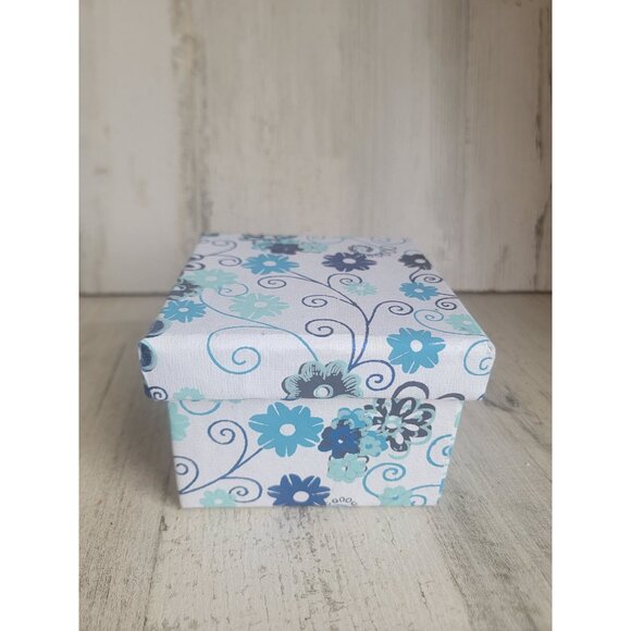 Unique white blue flower gift box pretty‎ xmas floral - Picture 3 of 5